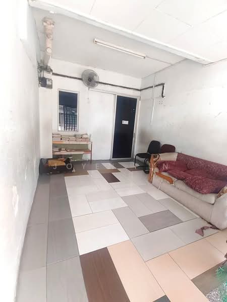Rumah Teres 2 Tingkat untuk Dijual di Taman Megah Ria (Masai) - Joyen Pun - Living Room - PropertyGuru.com.my