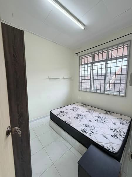 FAR EAST (ULU TIRAM) SDN BHD untuk Untuk Dijual - RM 500,000, Apr 2026 - Bedroom - PropertyGuru.com.my