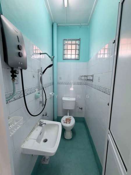 FAR EAST (ULU TIRAM) SDN BHD untuk Untuk Dijual - RM 500,000, Apr 2026 - Bathroom - PropertyGuru.com.my