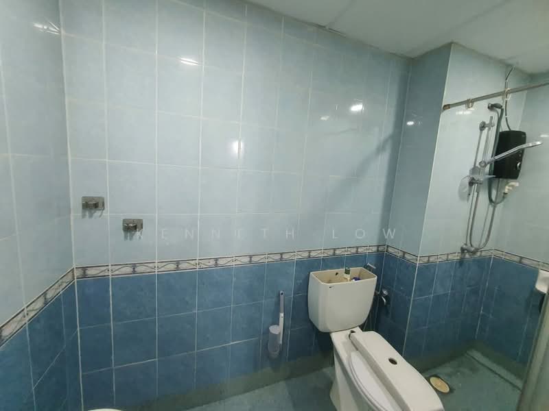 Condominium for Rent at Pertiwi Indah - Kenneth Low - Bathroom - PropertyGuru.com.my