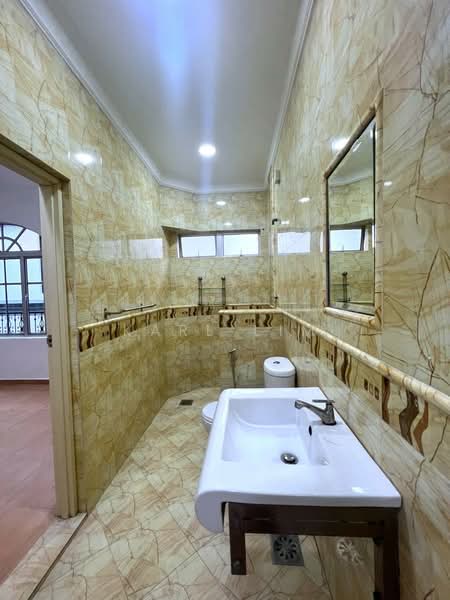Semi-Detached House for Sale in Taman Serene (Johor Bahru) - Karl Lim - Bathroom - PropertyGuru.com.my