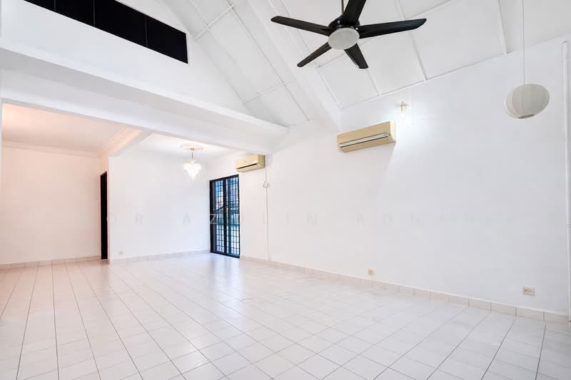 1.5-storey Terraced House for Sale in Subang Jaya (Selangor) - Nor Azdlin Adnan - Living Room - PropertyGuru.com.my