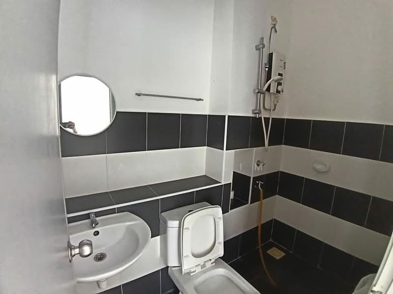 2-storey Terraced House for Rent in Bukit Indah (Iskandar Puteri (Nusajaya)) - Angel Lim - Bathroom - PropertyGuru.com.my
