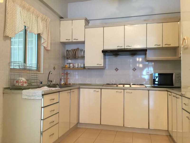 Condominium for Rent at Gold Coast Resort Condominium - Janice Ooi - Kitchen - PropertyGuru.com.my
