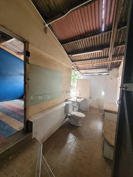 Shop for Rent in George Town (Penang) - Fennie Seow - Bathroom - PropertyGuru.com.my