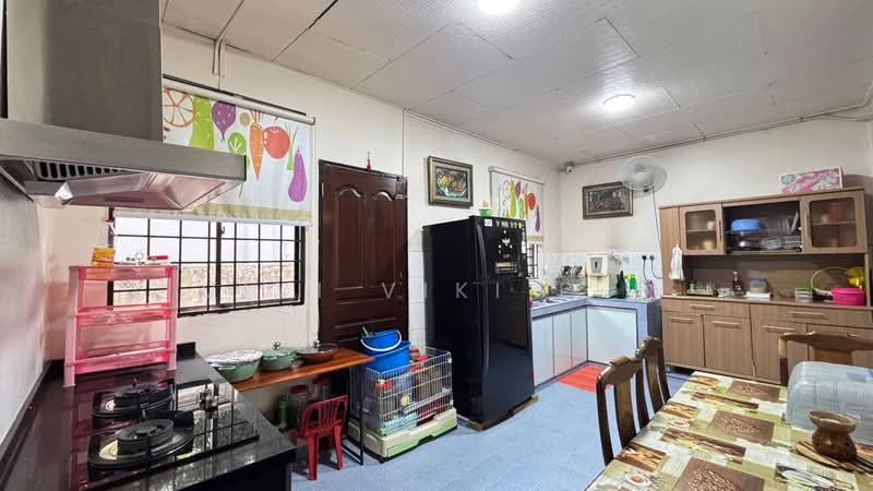 2-storey Terraced House for Sale in Taman Ungku Tun Aminah (Skudai) - Vivi Viki Lee - Kitchen - PropertyGuru.com.my