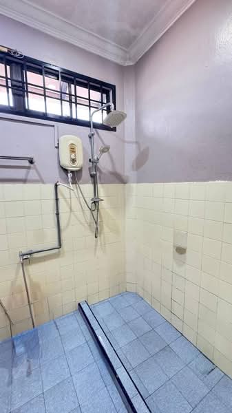2-storey Terraced House for Sale in Taman Ungku Tun Aminah (Skudai) - Vivi Viki Lee - Bathroom - PropertyGuru.com.my