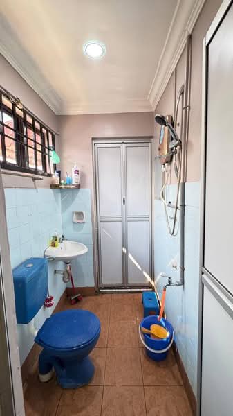 2-storey Terraced House for Sale in Taman Ungku Tun Aminah (Skudai) - Vivi Viki Lee - Bathroom - PropertyGuru.com.my