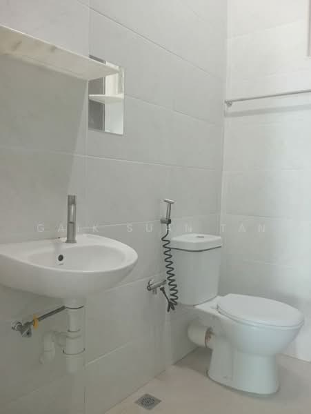 Pangsapuri untuk Disewa di The Rise Collection 3 - Gaik Suan Tan - Bathroom - PropertyGuru.com.my