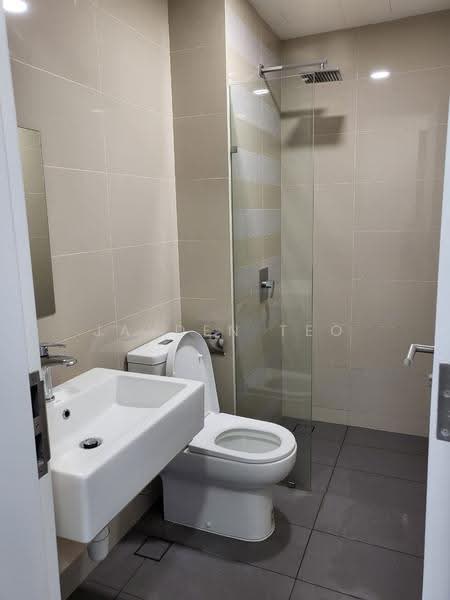 Service Residence for Sale at United Point (Residensi Berpadu) - Jayden Teo - Bathroom - PropertyGuru.com.my