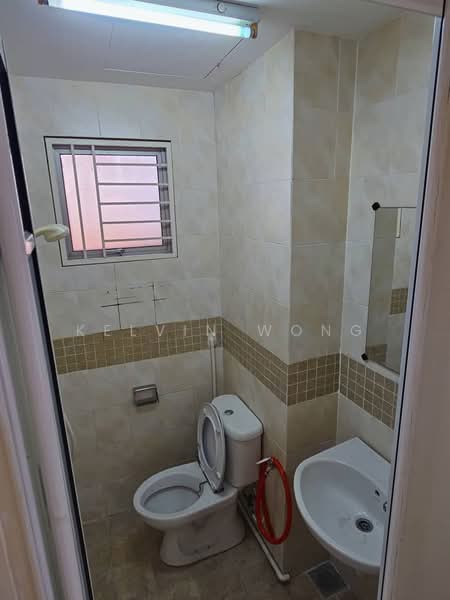 Apartment for Rent at Puteri Bayu Apartment - Kelvin Wong - Bathroom - PropertyGuru.com.my