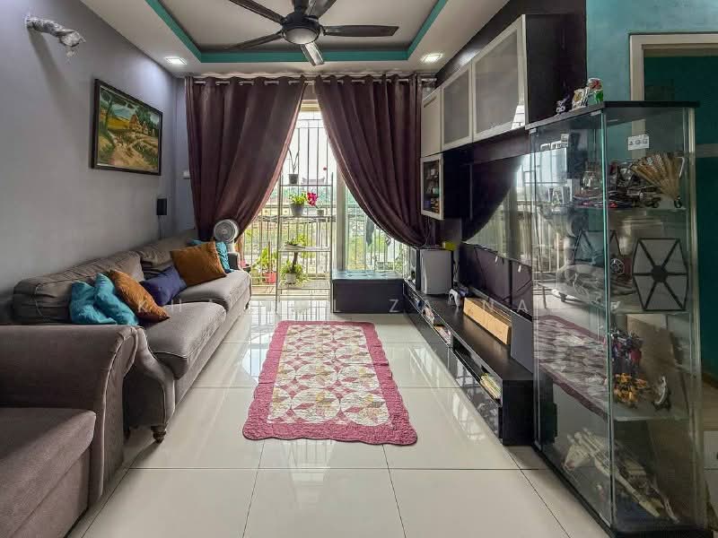 Servis Apartment untuk Dijual di TTDI Adina - Khairul Zainal - Living Room - PropertyGuru.com.my