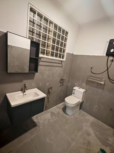 2-storey Terraced House for Rent in Taman Kuchai Jaya (Kuchai Lama) - Joey Wong - Bathroom - PropertyGuru.com.my