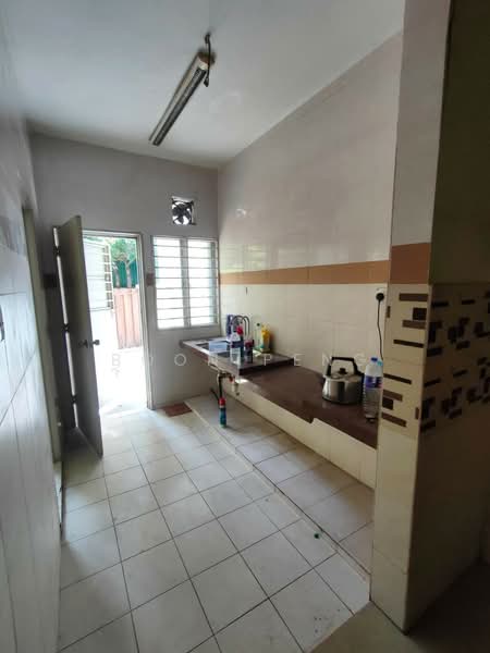 3-storey Terraced House for Sale in Bukit Jalil (Kuala Lumpur) - Boon Peng - Kitchen - PropertyGuru.com.my