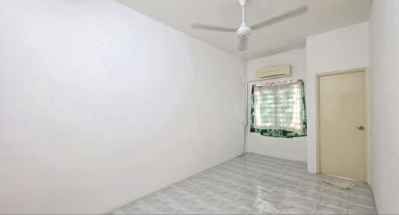 2-storey Terraced House for Sale in Bandar Seri Botani (Simpang Pulai) - PENNY CHEN - Bedroom - PropertyGuru.com.my