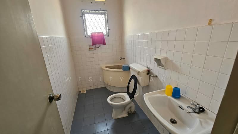 Semi-Detached House for Sale in Klebang (Melaka) - Wesley Tan - Bathroom - PropertyGuru.com.my