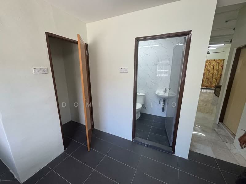 1-storey Terraced House for Sale in Taman Bemban Raya (Batu Gajah) - Dominic Leo - Bathroom - PropertyGuru.com.my