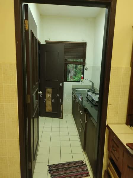 Condominium for Sale at Cyber Heights Villa - Khairul Zainal - Kitchen - PropertyGuru.com.my
