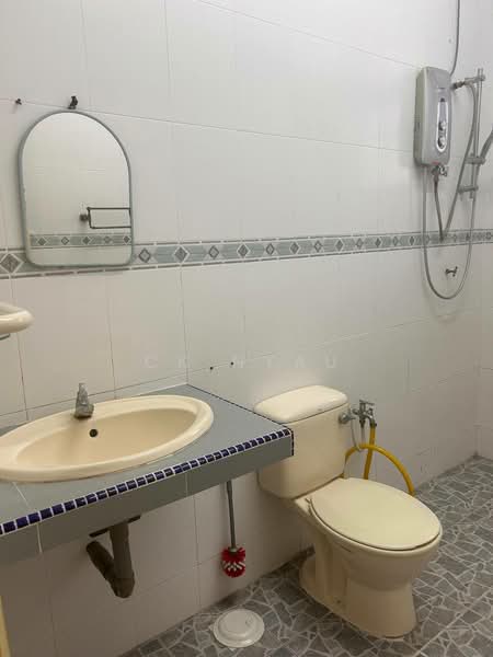 Ipoh garden east permai renovated extended 2 storey house for sale untuk Untuk Dijual - RM 360,000, Mac 2026 - Bathroom - PropertyGuru.com.my