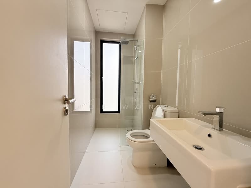 Service Residence for Sale at South View - Bob Wong - Master Bathroom - PropertyGuru.com.my