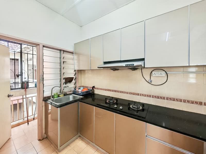 Pangsapuri Danaumas untuk Untuk Dijual - RM 295,000, Apr 2026 - Kitchen - PropertyGuru.com.my