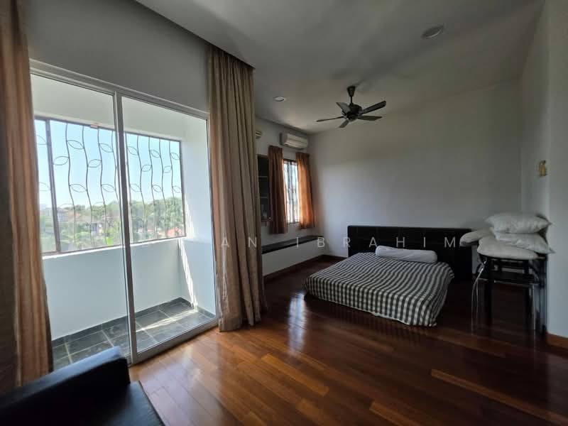 Bungalow for Sale in Kajang (Selangor) - Ridzuan Ibrahim - Bedroom - PropertyGuru.com.my