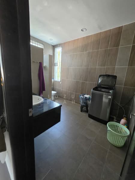 Bungalow for Sale in Kajang (Selangor) - Ridzuan Ibrahim - Bathroom - PropertyGuru.com.my
