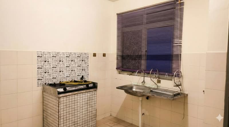 Condominium for Sale at Cyberia Smart Homes - Khairul Zainal - Kitchen - PropertyGuru.com.my