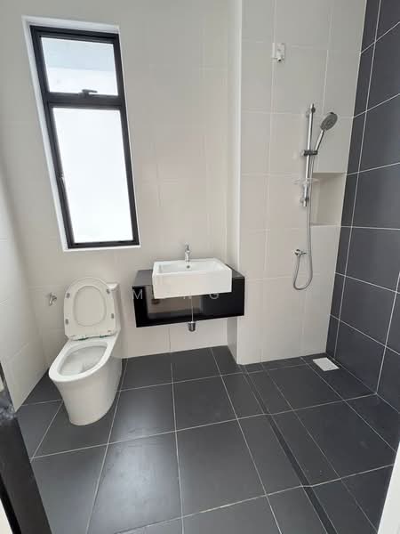 Cluster House for Sale in Iskandar Puteri (Nusajaya) (Johor) - Meng . - Bathroom - PropertyGuru.com.my