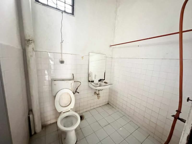 2-storey Terraced House for Sale in Taman Skudai Baru (Skudai) - Jack Ting - Bathroom - PropertyGuru.com.my
