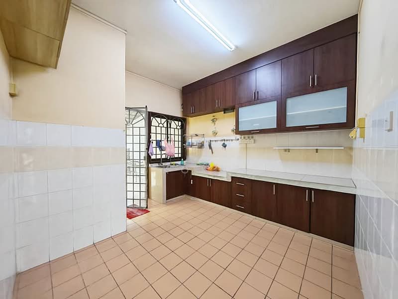 2-storey Terraced House for Sale in Taman Putra Prima (Puchong) - Chow Kok Toong - Kitchen - PropertyGuru.com.my