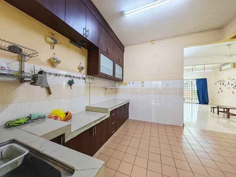 2-storey Terraced House for Sale in Taman Putra Prima (Puchong) - Chow Kok Toong - Kitchen - PropertyGuru.com.my