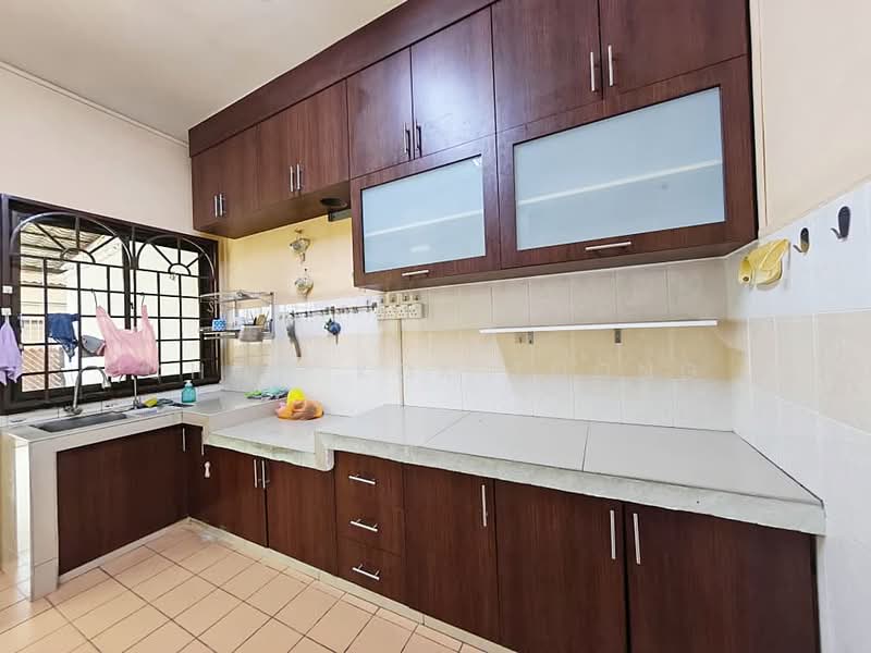 2-storey Terraced House for Sale in Taman Putra Prima (Puchong) - Chow Kok Toong - Kitchen - PropertyGuru.com.my
