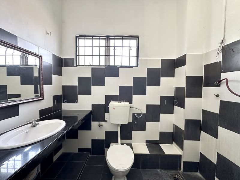 Taman Garing Utama untuk Untuk Dijual - RM 445,000, Apr 2026 - Bathroom - PropertyGuru.com.my
