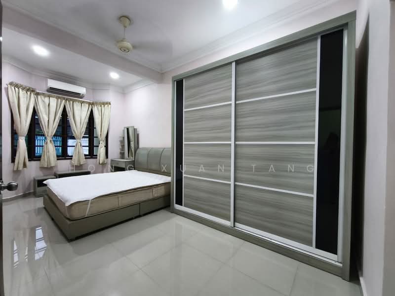 1-storey Terraced House for Rent in Taman Pelangi (Johor Bahru) - Hong Xuan Tang - Bedroom - PropertyGuru.com.my