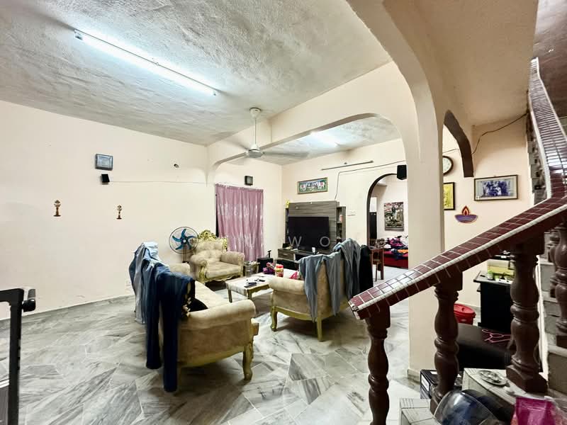 Rumah Teres 2 Tingkat untuk Dijual di Taman Medan (Petaling Jaya) - Joey Wong - Living Room - PropertyGuru.com.my