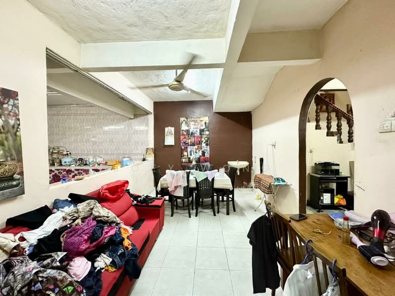 Rumah Teres 2 Tingkat untuk Dijual di Taman Medan (Petaling Jaya) - Joey Wong - Living Room - PropertyGuru.com.my