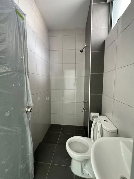 Terraced House for Sale in Bandar Putra (Kulai) - Shishi . - Bathroom - PropertyGuru.com.my