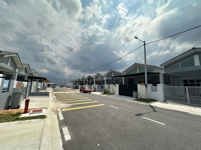 Terraced House for Sale in Bandar Putra (Kulai) - Shishi . - Exterior - PropertyGuru.com.my