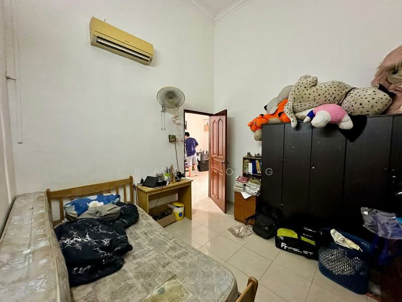 1-storey Terraced House for Sale in Taman Johor Jaya (Johor Bahru) - Tracy Ong - Bedroom - PropertyGuru.com.my