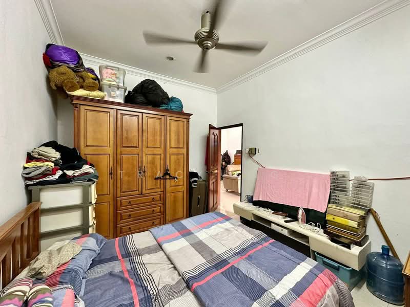 1-storey Terraced House for Sale in Taman Johor Jaya (Johor Bahru) - Tracy Ong - Bedroom - PropertyGuru.com.my