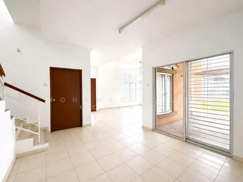 Semi-Detached House for Sale in Kajang (Selangor) - Mohamad Yazid Mohamed - Living Room - PropertyGuru.com.my