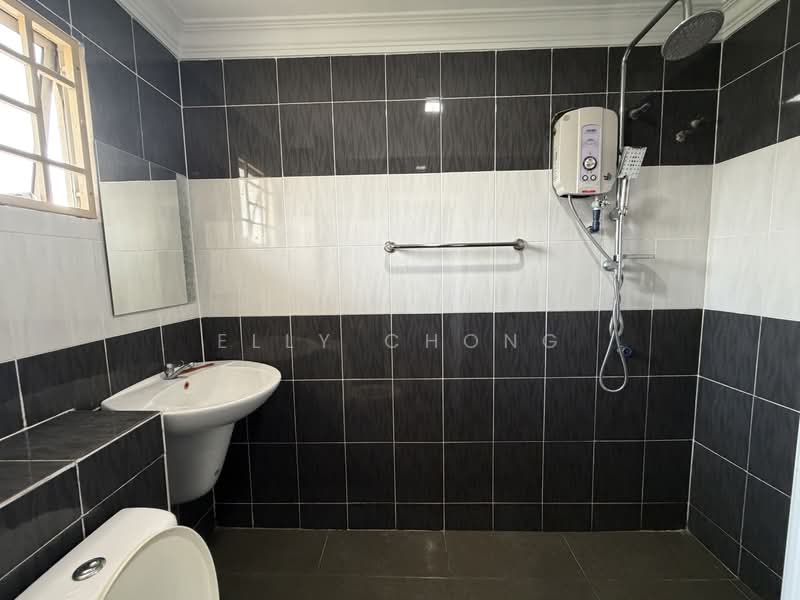 Townhouse for Sale in Cheras (Kuala Lumpur) - Elly Chong - Bathroom - PropertyGuru.com.my