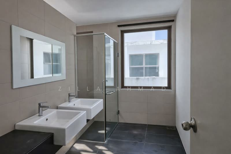 3-storey Terraced House for Sale in Cyberjaya (Selangor) - Zilla Ahmad - Bathroom - PropertyGuru.com.my