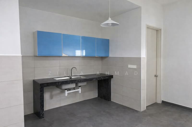 3-storey Terraced House for Sale in Cyberjaya (Selangor) - Zilla Ahmad - Kitchen - PropertyGuru.com.my