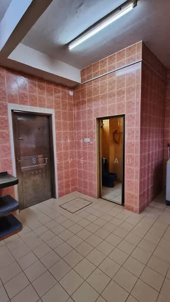 2-storey Terraced House for Sale in Taman Setia Indah (Tebrau) - Steve Tah - Bathroom - PropertyGuru.com.my