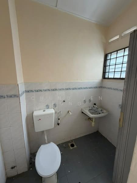 2-storey Terraced House for Sale in Bandar Selesa Jaya (Skudai) - CHUNG JEN FUNG - Bathroom - PropertyGuru.com.my