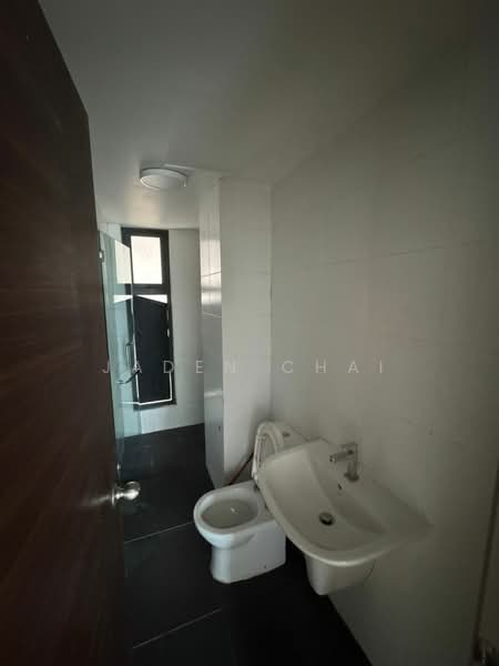 Service Residence for Sale at V@SUMMERPLACE - Jaden Chai - Bathroom - PropertyGuru.com.my