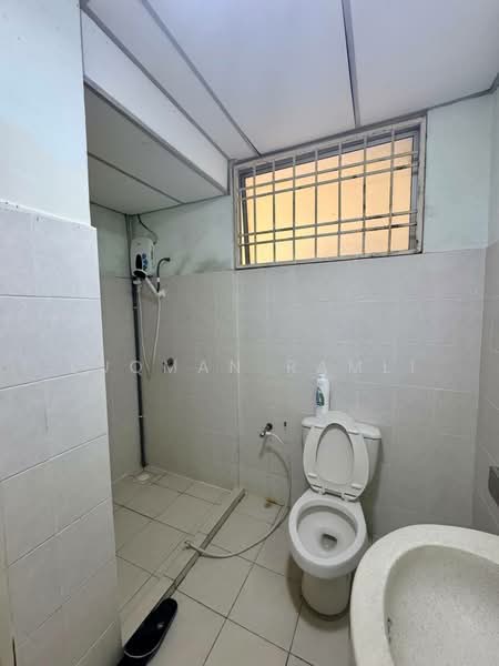 Condominium for Sale at Platinum Hill PV 5 - Luqman Ramli - Bathroom - PropertyGuru.com.my