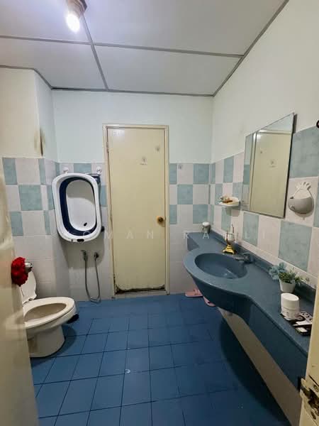 Condominium for Sale at Platinum Hill PV 5 - Luqman Ramli - Bathroom - PropertyGuru.com.my